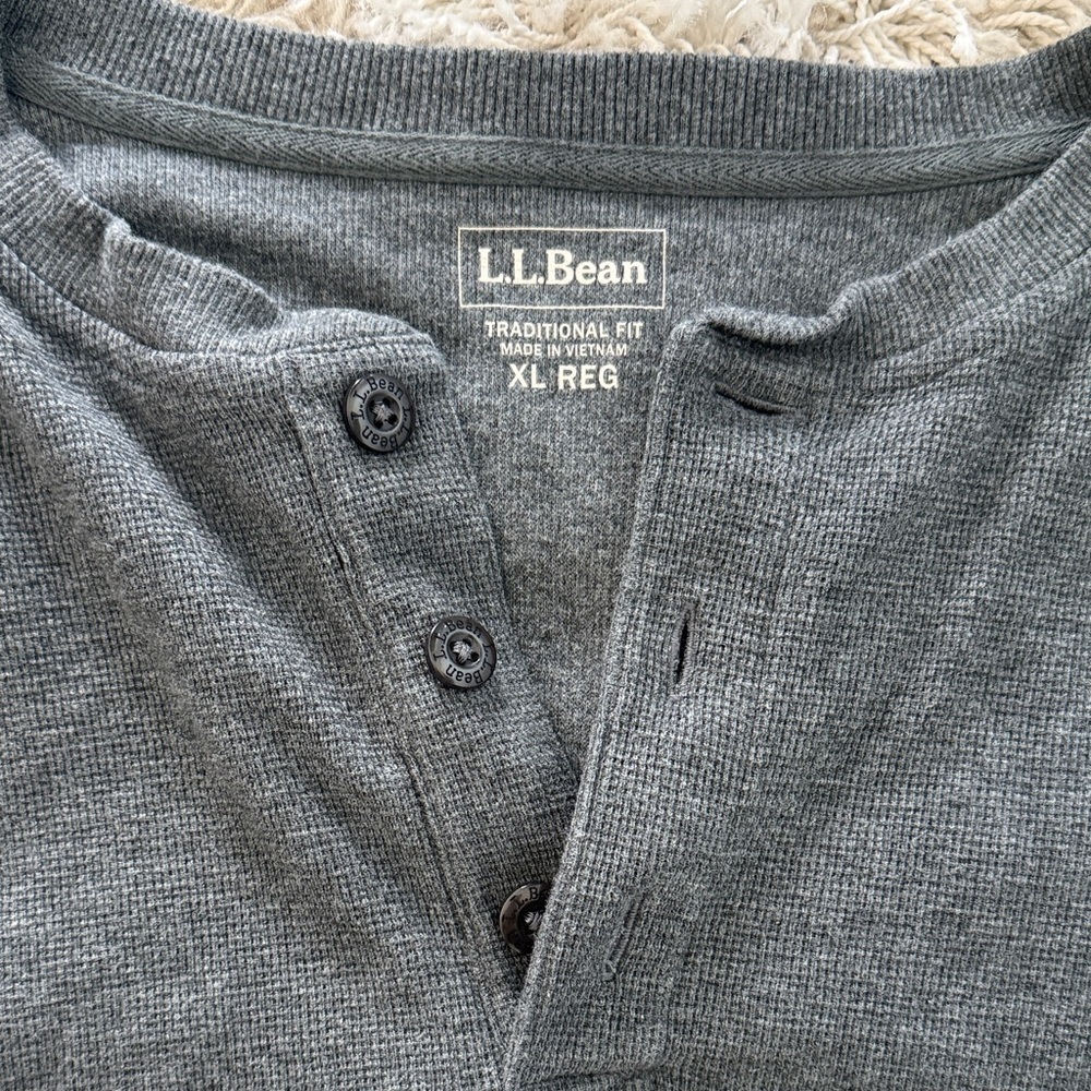L.L. Bean Charcoal Long Sleeve Henley 100% Cotton Size XL - Picture 2 of 4